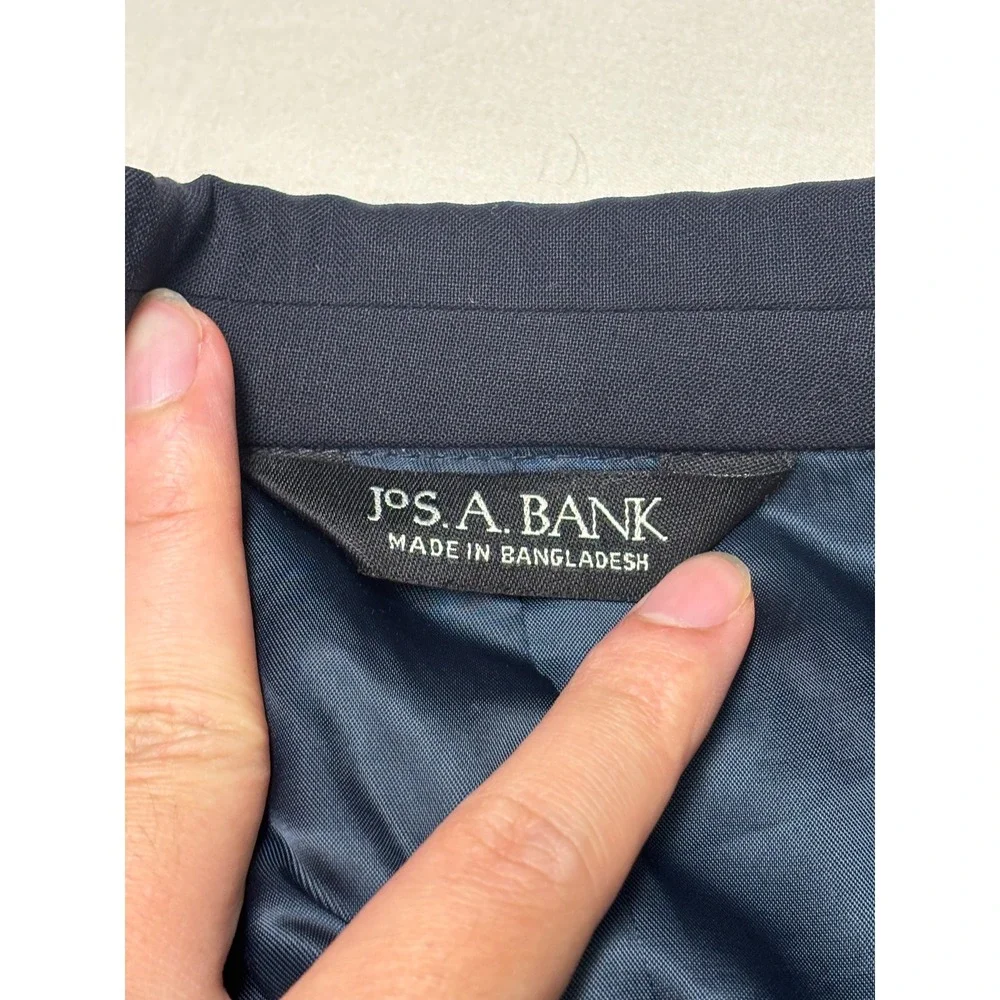 Jos A Bank Mens Navy Blue 100% Wool‎ Blazer Gold Crest Buttons 39R Sport Coat